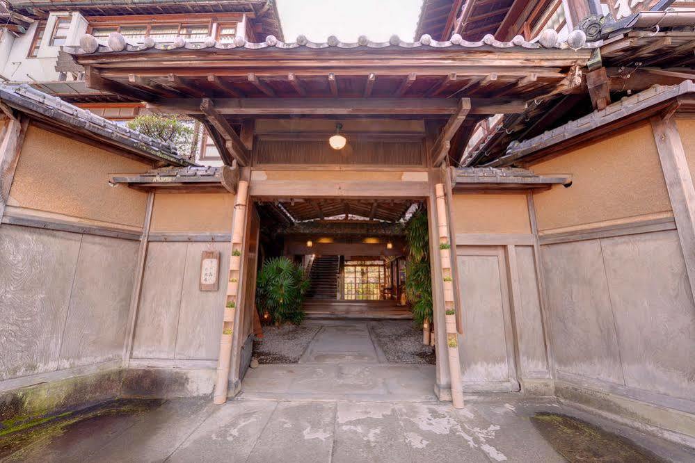 Отель Hinagu Onsen Kinparo Яцусиро Экстерьер фото
